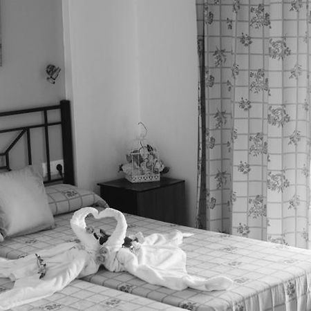 Hostal Malia Кониль-де-ла-Фронтера Экстерьер фото
