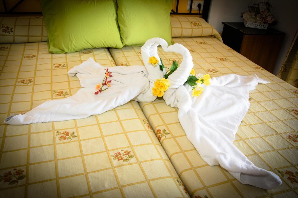 Hostal Malia Кониль-де-ла-Фронтера Экстерьер фото