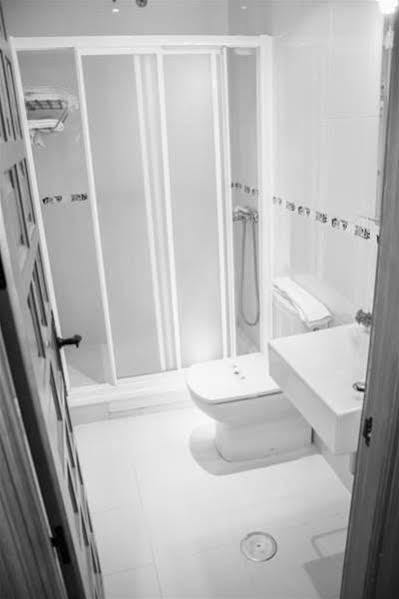 Hostal Malia Кониль-де-ла-Фронтера Экстерьер фото