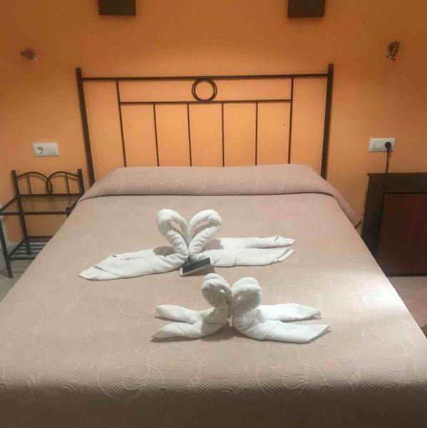 Hostal Malia Кониль-де-ла-Фронтера Экстерьер фото